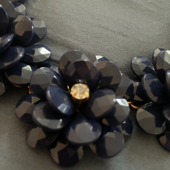 J. Crew Signed Floral Necklace Navy Blue Flowers Rhinestones Gold Tone Chain - Picture 3 of 4